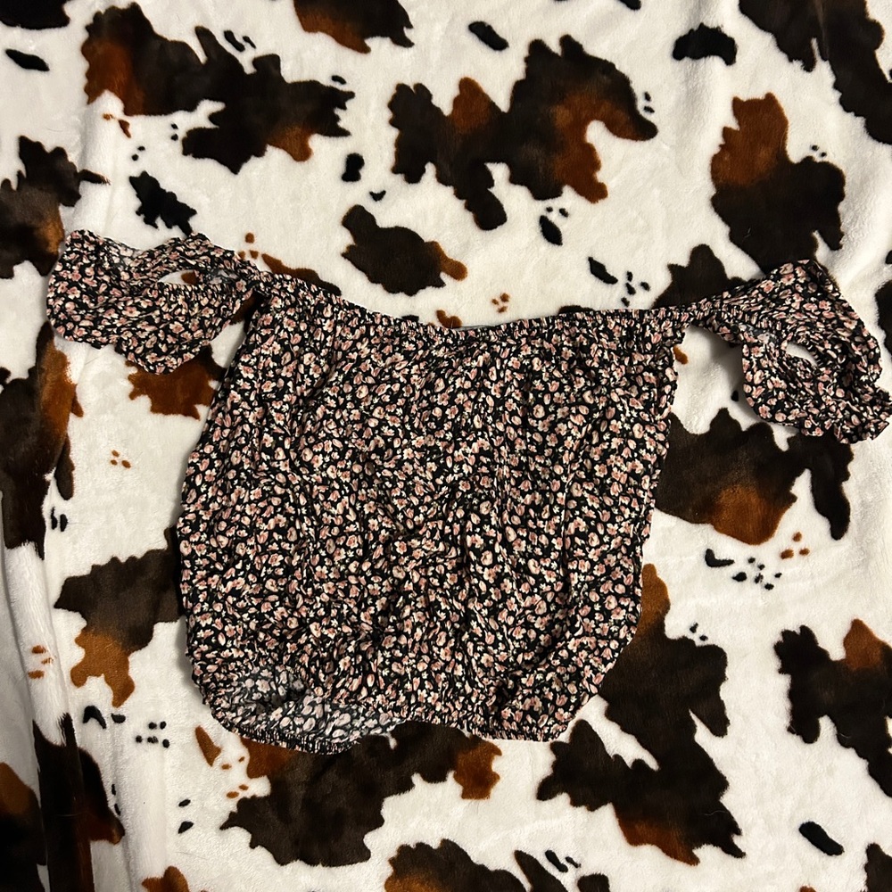 Small flora off the shoulder top